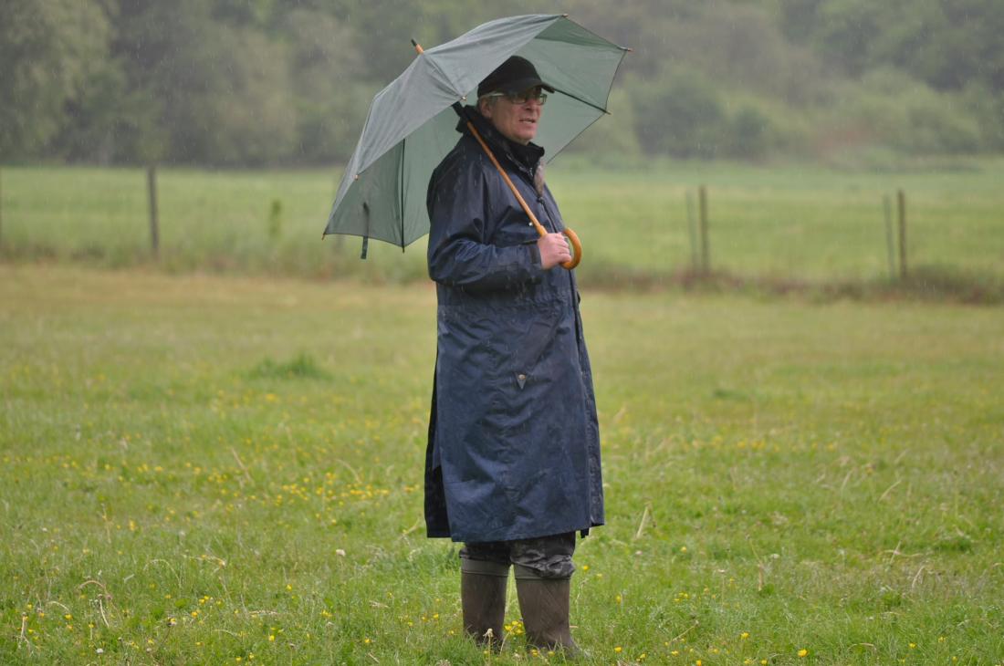 Auf dem Hundeplatz bei jedem Wetter